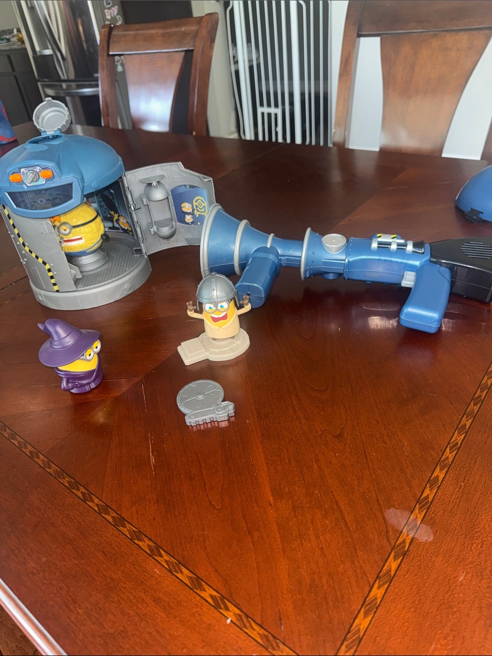 Minions Blue Blaster Toy with Two Figures - Illumination Kids Toy all 4 items
